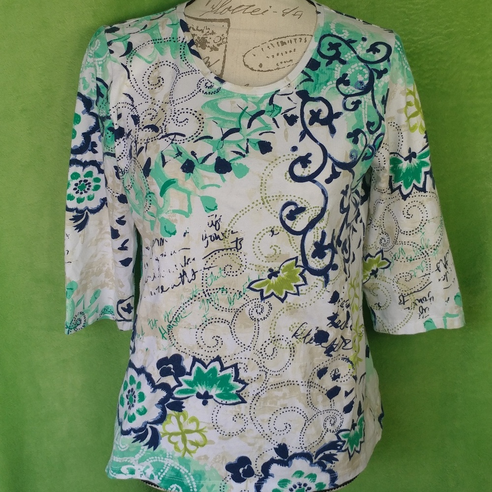 Christopher & Banks patterned top size medium